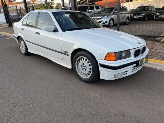 BMW 325i 2.5 SEDAN 24V GASOLINA 4P AUTOMÁTICO BMW 325i 2.5 SEDAN 24V GASOLINA 4P AUTOMÁTICO